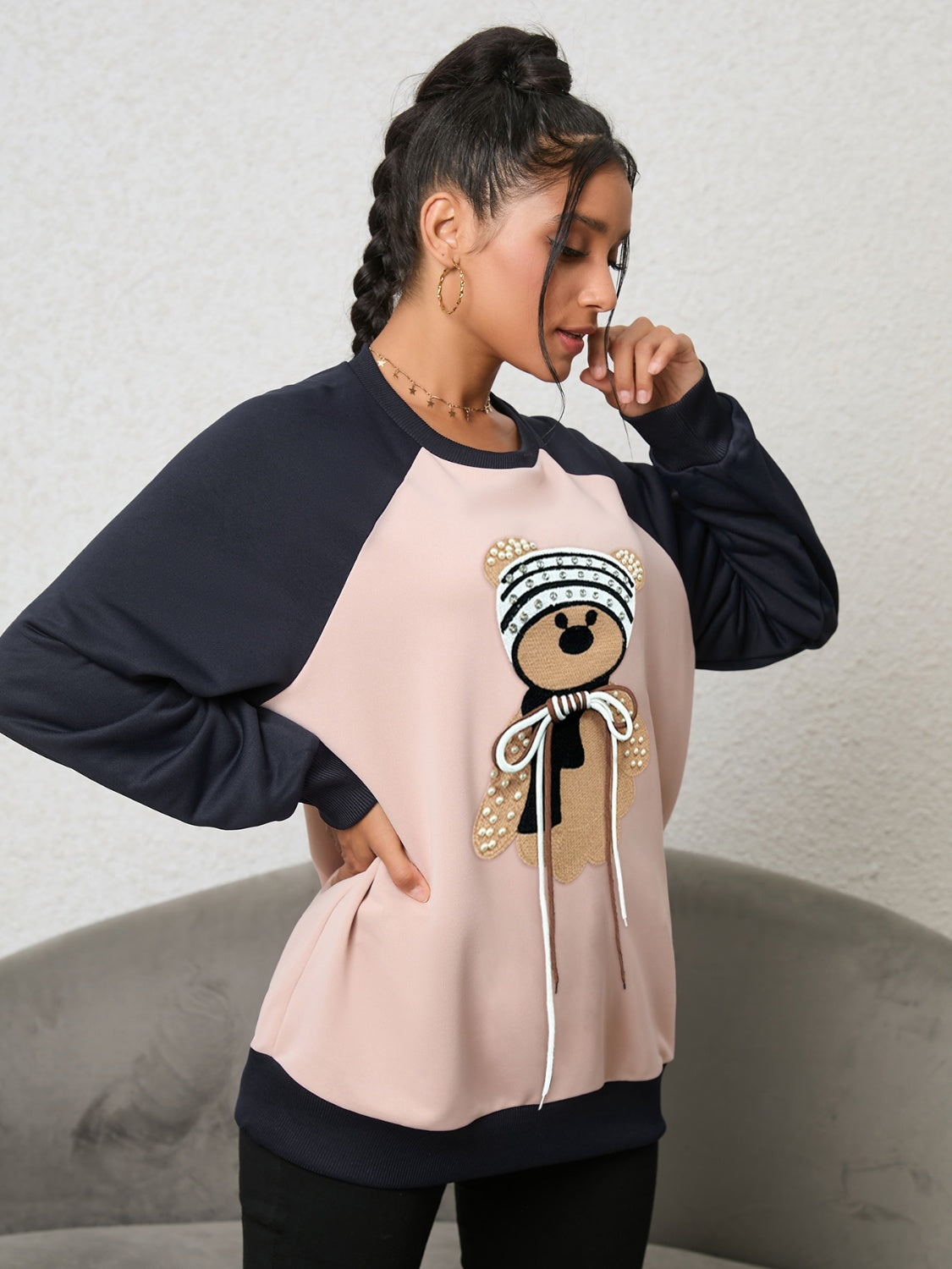 Bear Graphic Raglan Sleeve Sweatshirt